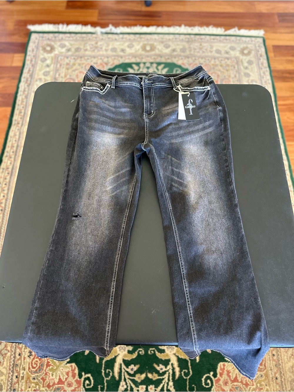Flamingals Women’s Black Washed Straight-Leg Jeans Size 2XL